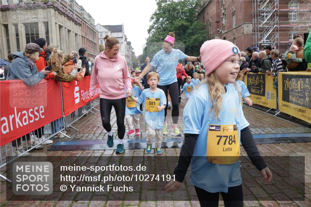 13.09.2026 - Kiel Lauf Yannick Fuchs http://msf.ph/oto/10274191 13.09.2026 08:36:44 Ziel 1031, 1128, 1470, 1808, 2464, 3088, 3098, 3651, 3809, 3887, 4697, 5667, 6479, 6983, 7059, 7153, 7633, 8771, 8804, 8995, 9251, 9591, 9958, 10438, 10753, 10891, 11853, 11935, 11945, 71, 308, 464, 465, 516, 569, 740, 858, 874, 923, 1407, 1551, 1552, 1648, 1727, 1829, 1875, 2310, 2328, 3149, 3246, 3434, 3532, 3656, 3689, 3868, 4002, 4007, 4473, 4474, 4495, 4500, 5481, 5486, 5499, 5658, 5842, 6022, 6101, 6143, 6308, 6452, 6469, 6470, 6474, 6475, 6491, 7128, 7136 meine-sportfotos.de