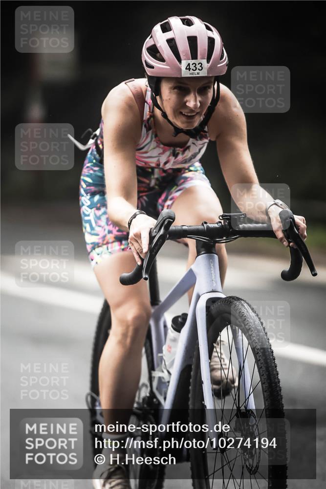 13.09.2026 - Stadtparktriathlon H.Heesch http://msf.ph/oto/10274194 13.09.2026 10:28:56 Radfahren 354, 385, 433 meine-sportfotos.de