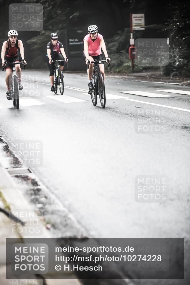 13.09.2026 - Stadtparktriathlon H.Heesch http://msf.ph/oto/10274228 13.09.2026 10:29:05 Radfahren 334, 335, 354, 381, 419, 429, 432, 452 meine-sportfotos.de