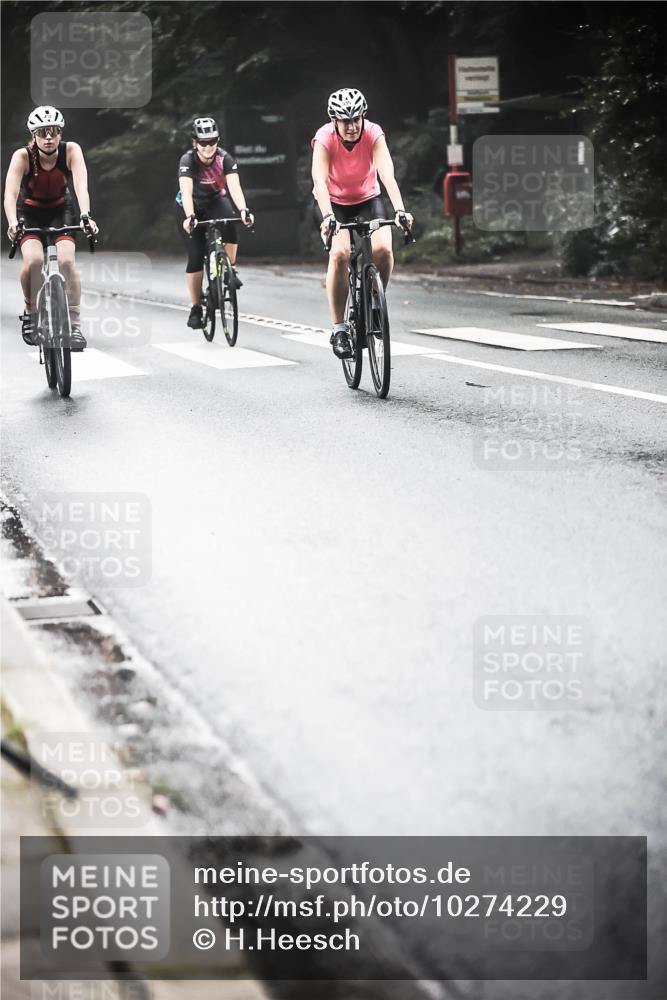 13.09.2026 - Stadtparktriathlon H.Heesch http://msf.ph/oto/10274229 13.09.2026 10:29:05 Radfahren 334, 335, 354, 381, 419, 429, 432, 452 meine-sportfotos.de