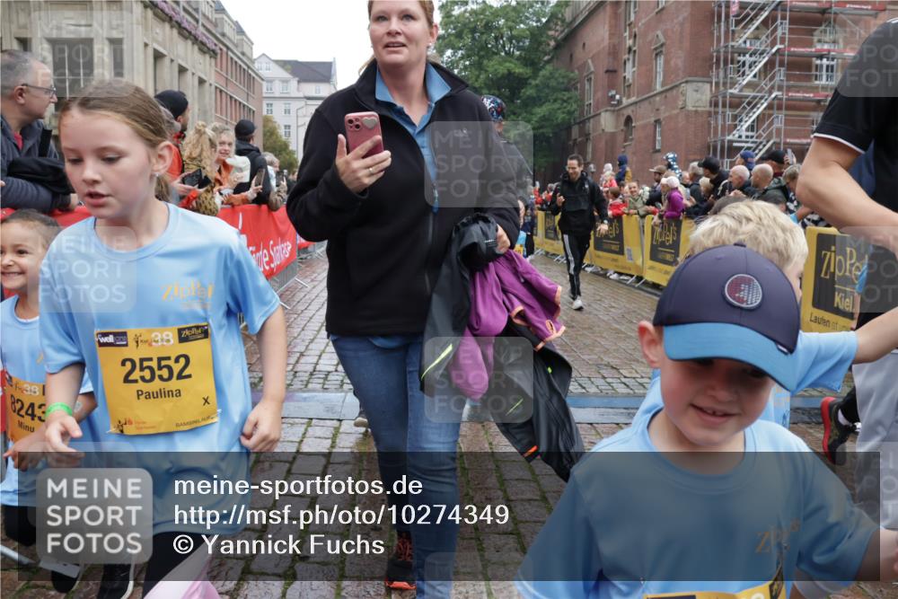 13.09.2026 - Kiel Lauf Yannick Fuchs http://msf.ph/oto/10274349 13.09.2026 08:36:50 Ziel 1031, 1128, 1470, 1808, 2581, 3098, 3809, 3887, 4697, 5667, 6145, 6357, 6479, 6813, 7153, 7633, 8662, 8771, 8995, 9251, 9591, 9762, 9958, 10438, 11853, 11935, 11945, 12317, 71, 308, 464, 465, 516, 874, 923, 1407, 1648, 1727, 1829, 1875, 2464, 3088, 3246, 3434, 3532, 3651, 3656, 3689, 3868, 4002, 4473, 4495, 4500, 5481, 5486, 5499, 5658, 5842, 6143, 6308, 6452, 6469, 6470, 6474, 6475, 6491, 6983, 7059, 7128, 7136, 9251, 5617, 7176, 71, 3434, 4002 meine-sportfotos.de