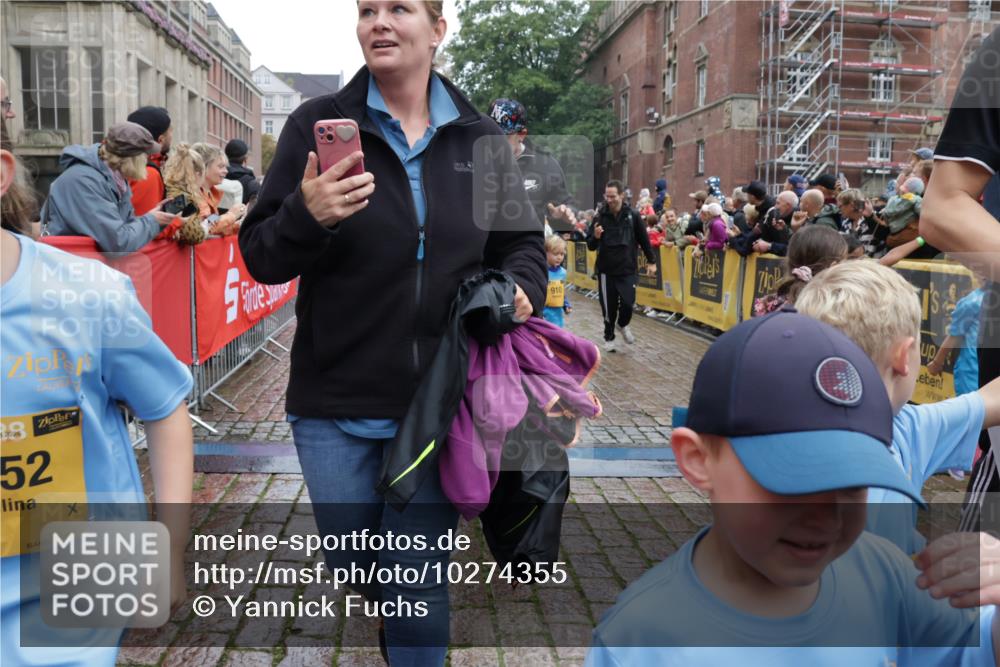 13.09.2026 - Kiel Lauf Yannick Fuchs http://msf.ph/oto/10274355 13.09.2026 08:36:50 Ziel 1031, 1128, 1470, 1808, 2581, 3098, 3809, 3887, 4697, 5667, 6145, 6357, 6479, 6813, 7153, 7633, 8662, 8771, 8995, 9251, 9591, 9762, 9958, 10438, 11853, 11935, 11945, 12317, 71, 308, 464, 465, 516, 874, 923, 1407, 1648, 1727, 1829, 1875, 2464, 3088, 3246, 3434, 3532, 3651, 3656, 3689, 3868, 4002, 4473, 4495, 4500, 5481, 5486, 5499, 5658, 5842, 6143, 6308, 6452, 6469, 6470, 6474, 6475, 6491, 6983, 7059, 7128, 7136, 9251, 5617, 7176, 71, 3434, 4002 meine-sportfotos.de