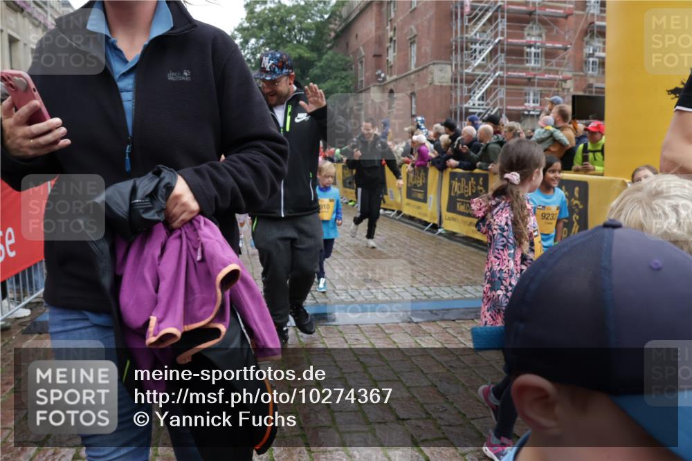 13.09.2026 - Kiel Lauf Yannick Fuchs http://msf.ph/oto/10274367 13.09.2026 08:36:51 Ziel 1031, 1128, 1470, 1808, 2581, 3098, 3809, 3887, 4697, 5667, 6145, 6357, 6479, 6813, 7153, 7633, 7784, 8662, 8771, 8995, 9591, 9762, 9958, 10438, 11853, 11935, 11945, 12317, 71, 308, 465, 516, 874, 923, 1407, 1648, 1727, 1829, 1875, 2464, 3088, 3246, 3434, 3532, 3651, 3656, 3868, 4002, 4495, 4500, 5486, 5658, 5842, 6143, 6308, 6452, 6469, 6470, 6474, 6475, 6491, 6983, 7059, 7128, 7136, 8995, 9251, 5617, 7176, 71, 3434, 4002 meine-sportfotos.de