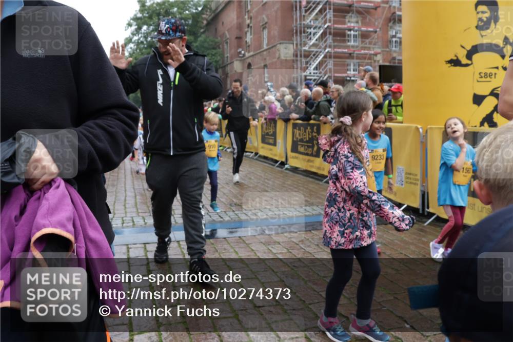 13.09.2026 - Kiel Lauf Yannick Fuchs http://msf.ph/oto/10274373 13.09.2026 08:36:51 Ziel 1031, 1128, 1470, 1808, 2581, 3098, 3809, 3887, 4697, 5667, 6145, 6357, 6479, 6813, 7153, 7633, 7784, 8662, 8771, 8995, 9591, 9762, 9958, 10438, 11853, 11935, 11945, 12317, 71, 308, 465, 516, 874, 923, 1407, 1648, 1727, 1829, 1875, 2464, 3088, 3246, 3434, 3532, 3651, 3656, 3868, 4002, 4495, 4500, 5486, 5658, 5842, 6143, 6308, 6452, 6469, 6470, 6474, 6475, 6491, 6983, 7059, 7128, 7136, 8995, 9251, 5617, 7176, 71, 3434, 4002 meine-sportfotos.de