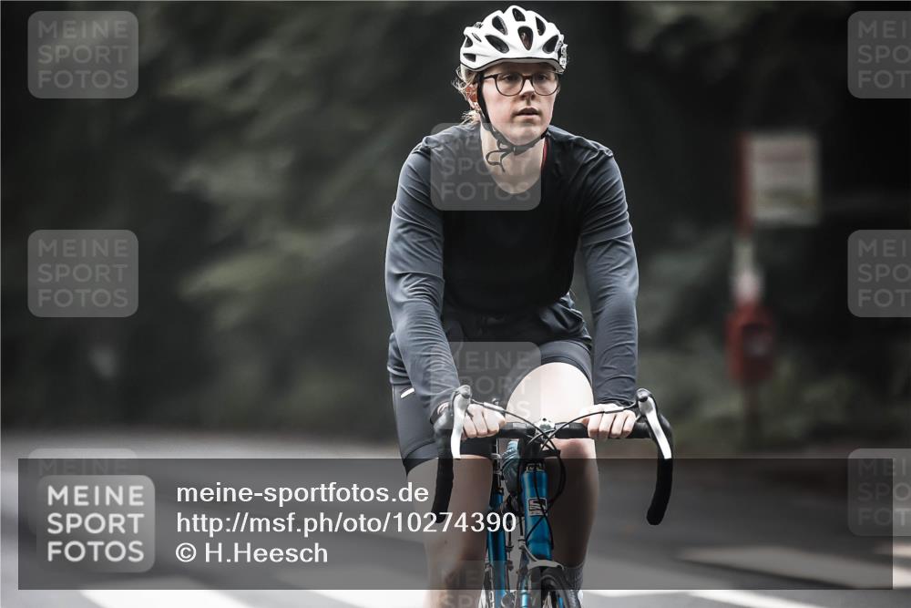13.09.2026 - Stadtparktriathlon H.Heesch http://msf.ph/oto/10274390 13.09.2026 10:29:31 Radfahren 242, 283, 380, 390, 400 meine-sportfotos.de