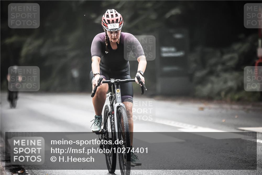 13.09.2026 - Stadtparktriathlon H.Heesch http://msf.ph/oto/10274401 13.09.2026 10:29:35 Radfahren 265, 358, 390, 392, 400 meine-sportfotos.de