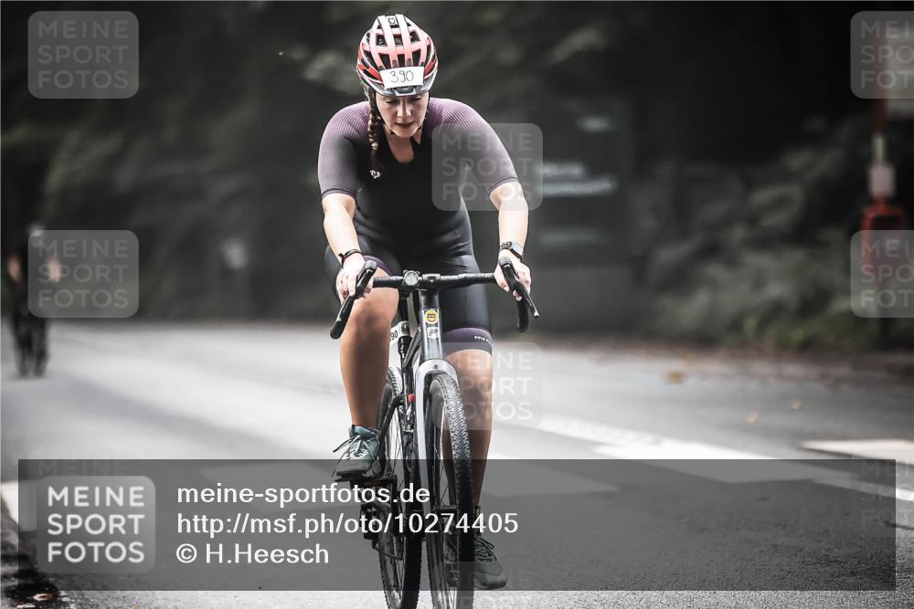 13.09.2026 - Stadtparktriathlon H.Heesch http://msf.ph/oto/10274405 13.09.2026 10:29:35 Radfahren 265, 358, 390, 392, 400 meine-sportfotos.de