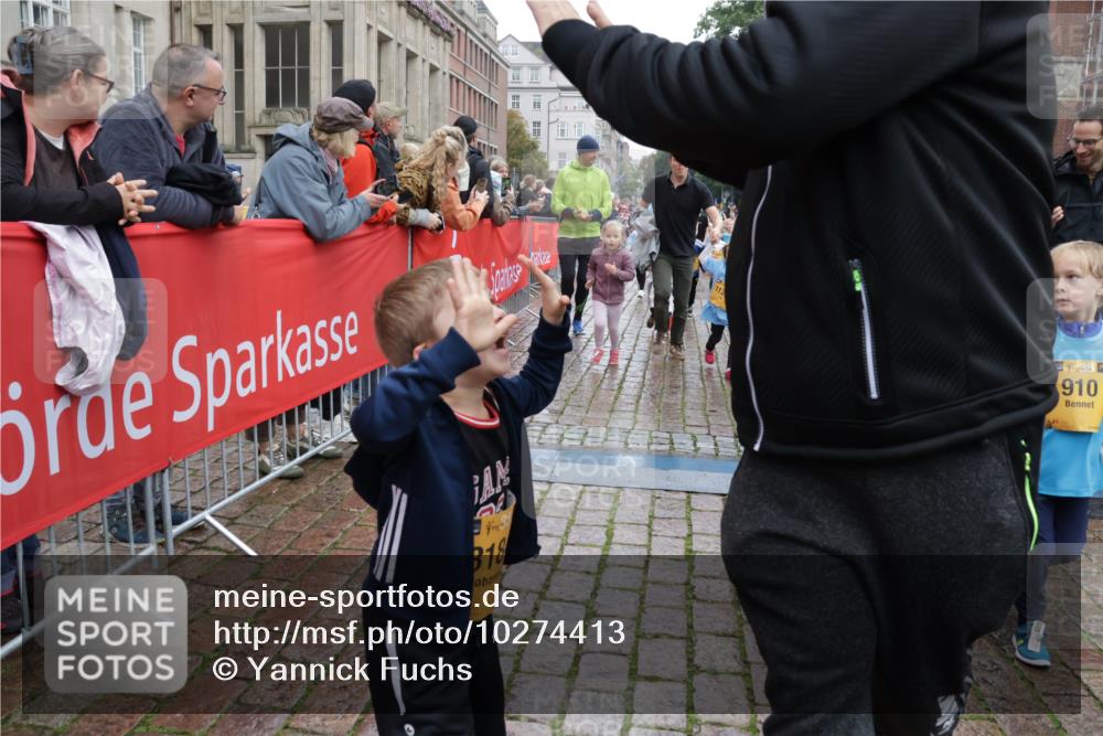 13.09.2026 - Kiel Lauf Yannick Fuchs http://msf.ph/oto/10274413 13.09.2026 08:36:52 Ziel 581, 1031, 1128, 1470, 1808, 2581, 3098, 3809, 3887, 4697, 5667, 6145, 6357, 6479, 6813, 6936, 7153, 7633, 7784, 8662, 8771, 9028, 9591, 9762, 9958, 10438, 11853, 11935, 11945, 12317, 71, 308, 516, 874, 923, 1407, 1648, 1727, 1829, 1875, 2464, 3088, 3246, 3434, 3532, 3651, 3656, 3868, 4002, 4495, 4500, 5658, 5842, 6143, 6308, 6452, 6469, 6470, 6474, 6475, 6983, 7059, 7128, 7136, 8995, 9251, 5617, 7146, 7176, 71, 3434, 4002 meine-sportfotos.de