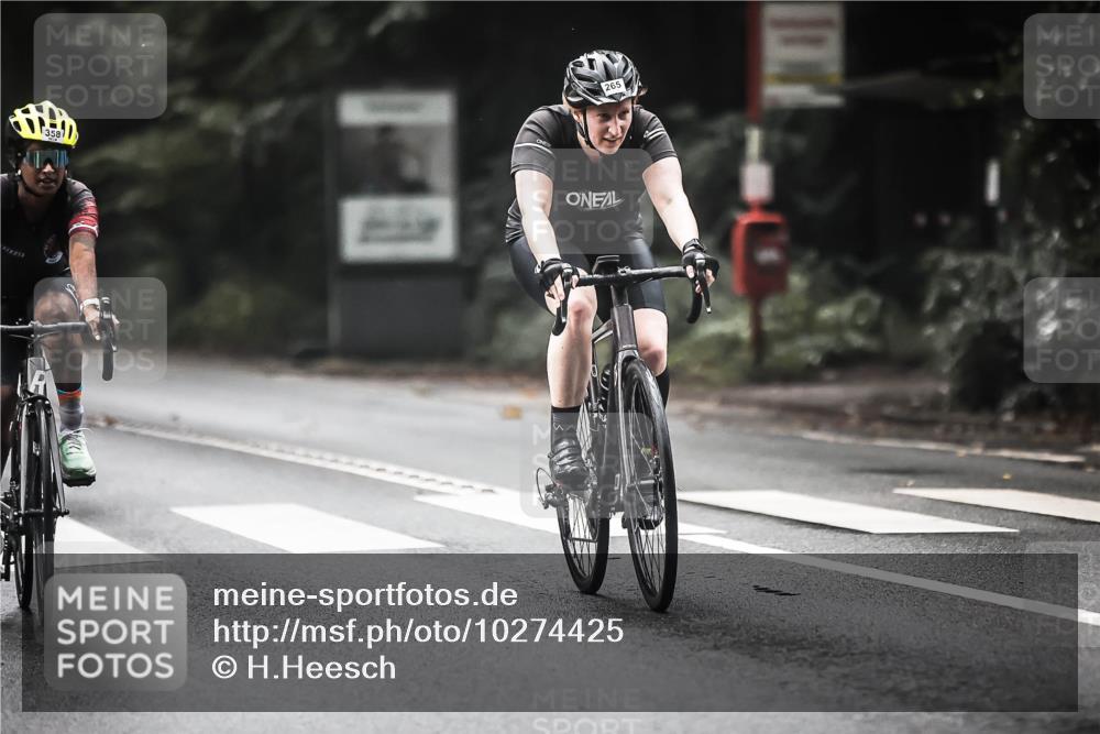 13.09.2026 - Stadtparktriathlon H.Heesch http://msf.ph/oto/10274425 13.09.2026 10:29:39 Radfahren 265, 308, 358, 390, 392 meine-sportfotos.de