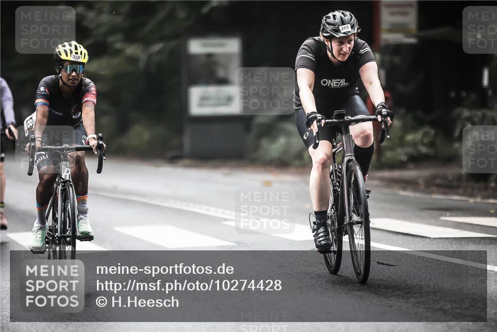 13.09.2026 - Stadtparktriathlon H.Heesch http://msf.ph/oto/10274428 13.09.2026 10:29:39 Radfahren 265, 308, 358, 390, 392 meine-sportfotos.de