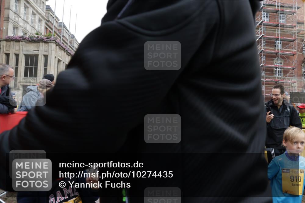 13.09.2026 - Kiel Lauf Yannick Fuchs http://msf.ph/oto/10274435 13.09.2026 08:36:53 Ziel 581, 1031, 1128, 1470, 1808, 2581, 3098, 3809, 3887, 4697, 5667, 6145, 6357, 6479, 6813, 6936, 7153, 7633, 7784, 8662, 8771, 9028, 9591, 9762, 9958, 10438, 11935, 11945, 12317, 308, 516, 874, 923, 1407, 1648, 1727, 1808, 1829, 1875, 2464, 3088, 3246, 3434, 3532, 3651, 3656, 3868, 4495, 4500, 5658, 5842, 6308, 6452, 6469, 6470, 6474, 6475, 6983, 7059, 7136, 8995, 9251, 1055, 5617, 7146, 7176, 71, 3434, 4002 meine-sportfotos.de