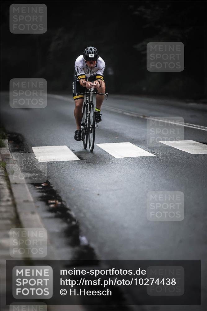 13.09.2026 - Stadtparktriathlon H.Heesch http://msf.ph/oto/10274438 13.09.2026 09:02:49 Radfahren 57, 93, 94 meine-sportfotos.de