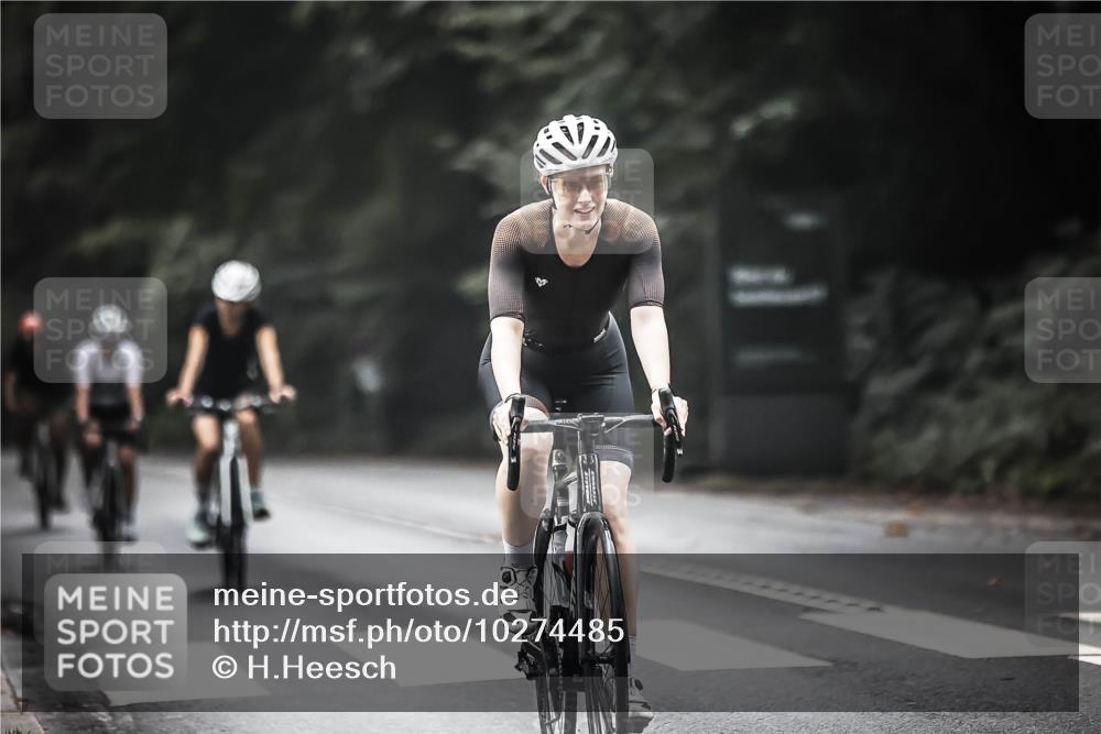 13.09.2026 - Stadtparktriathlon H.Heesch http://msf.ph/oto/10274485 13.09.2026 10:29:49 Radfahren 237, 308, 353, 410, 462 meine-sportfotos.de