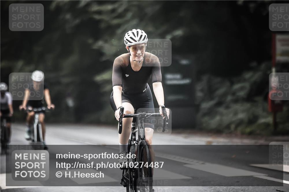 13.09.2026 - Stadtparktriathlon H.Heesch http://msf.ph/oto/10274487 13.09.2026 10:29:49 Radfahren 237, 308, 353, 410, 462 meine-sportfotos.de