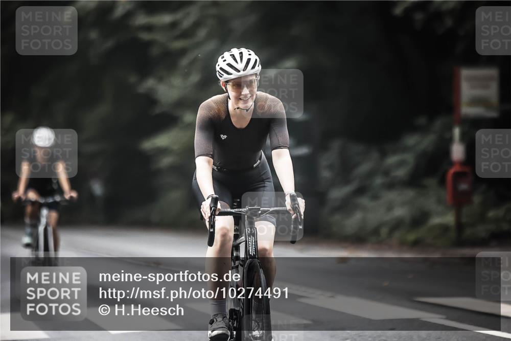 13.09.2026 - Stadtparktriathlon H.Heesch http://msf.ph/oto/10274491 13.09.2026 10:29:49 Radfahren 237, 308, 353, 410, 462 meine-sportfotos.de