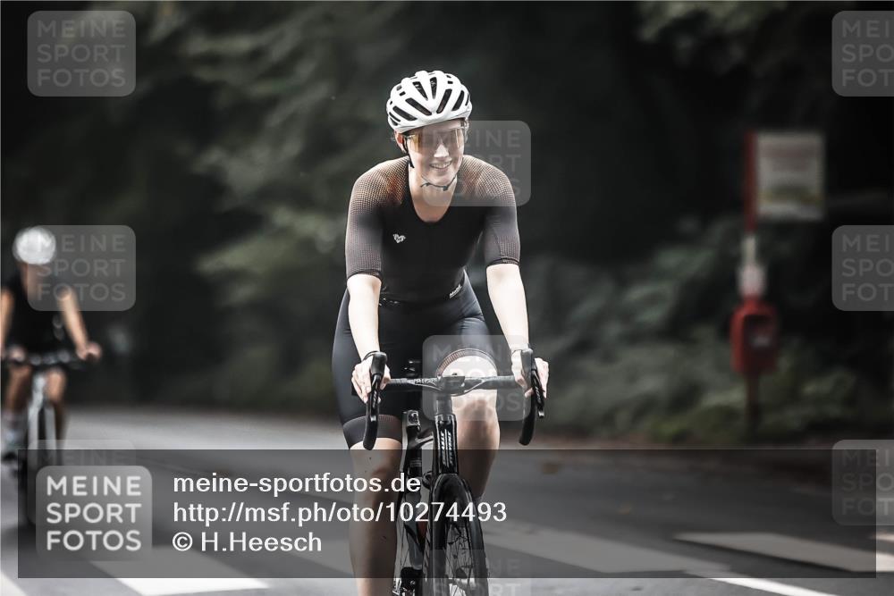 13.09.2026 - Stadtparktriathlon H.Heesch http://msf.ph/oto/10274493 13.09.2026 10:29:49 Radfahren 237, 308, 353, 410, 462 meine-sportfotos.de