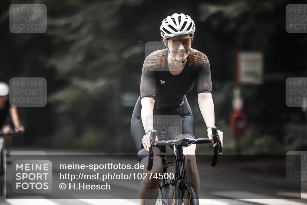 13.09.2026 - Stadtparktriathlon H.Heesch http://msf.ph/oto/10274500 13.09.2026 10:29:49 Radfahren 237, 308, 353, 410, 462 meine-sportfotos.de