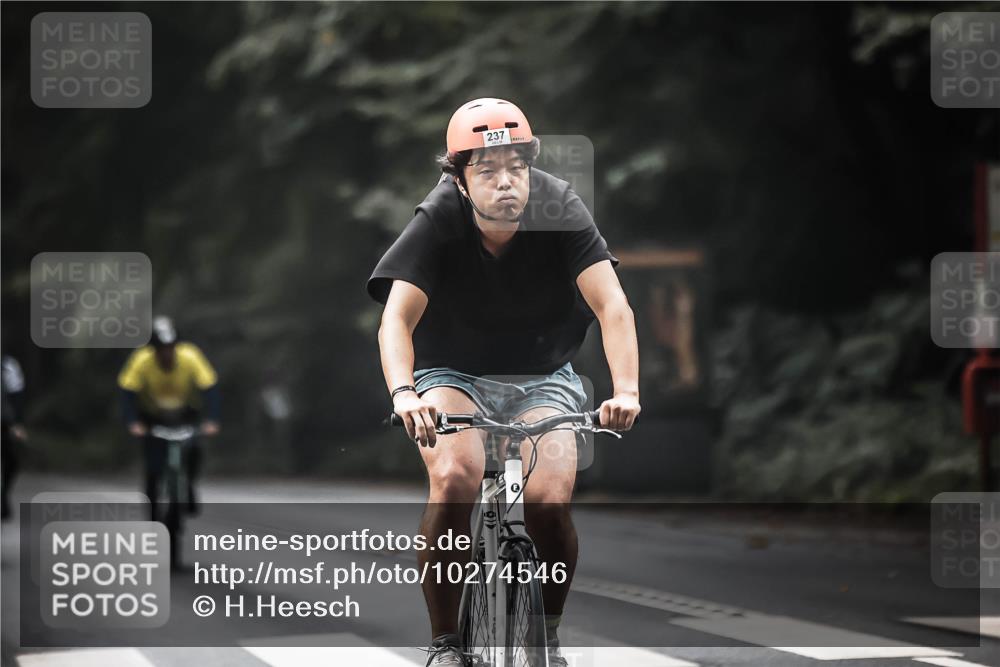 13.09.2026 - Stadtparktriathlon H.Heesch http://msf.ph/oto/10274546 13.09.2026 10:29:54 Radfahren 223, 237, 298, 353, 410, 462 meine-sportfotos.de