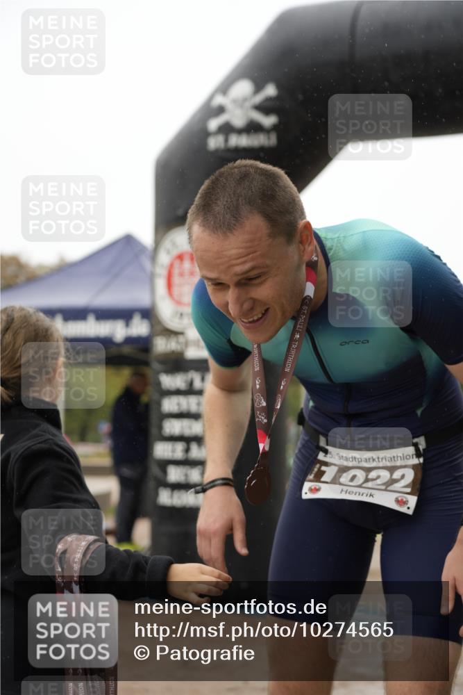 13.09.2026 - Stadtparktriathlon Patografie http://msf.ph/oto/10274565 13.09.2026 13:01:46 Ziel 1022 meine-sportfotos.de