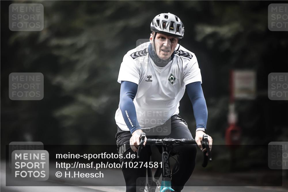 13.09.2026 - Stadtparktriathlon H.Heesch http://msf.ph/oto/10274581 13.09.2026 10:29:58 Radfahren 223, 237, 298, 410, 449 meine-sportfotos.de