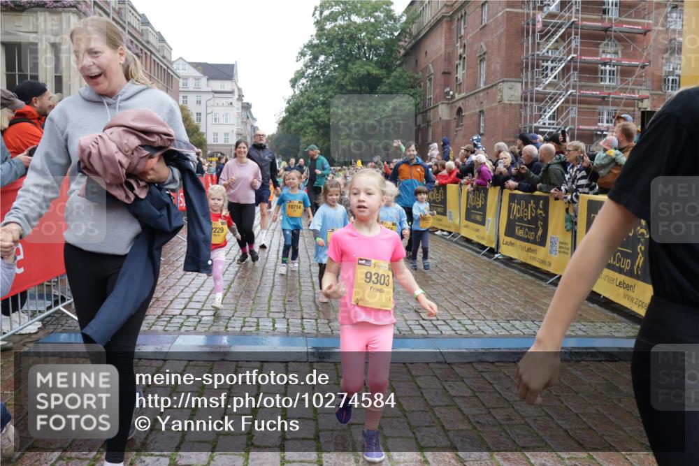 13.09.2026 - Kiel Lauf Yannick Fuchs http://msf.ph/oto/10274584 13.09.2026 08:36:59 Ziel 581, 910, 1470, 2552, 2581, 3495, 3815, 5096, 5275, 5667, 6145, 6259, 6357, 6813, 6817, 6936, 7633, 7784, 7838, 8070, 8211, 8243, 8471, 8650, 8653, 8662, 9028, 9233, 9762, 11563, 12087, 12317, 516, 874, 1031, 1128, 1407, 1470, 1727, 1808, 1829, 2464, 3088, 3098, 3246, 3532, 3651, 3809, 3868, 3887, 4697, 5658, 5667, 6308, 6452, 6469, 6470, 6474, 6475, 6479, 6983, 7059, 7136, 7153, 7633, 8771, 8995, 9251, 9591, 9958, 1055, 2229, 4018, 4705, 5617, 7146, 7176, 71, 3434, 4002 meine-sportfotos.de