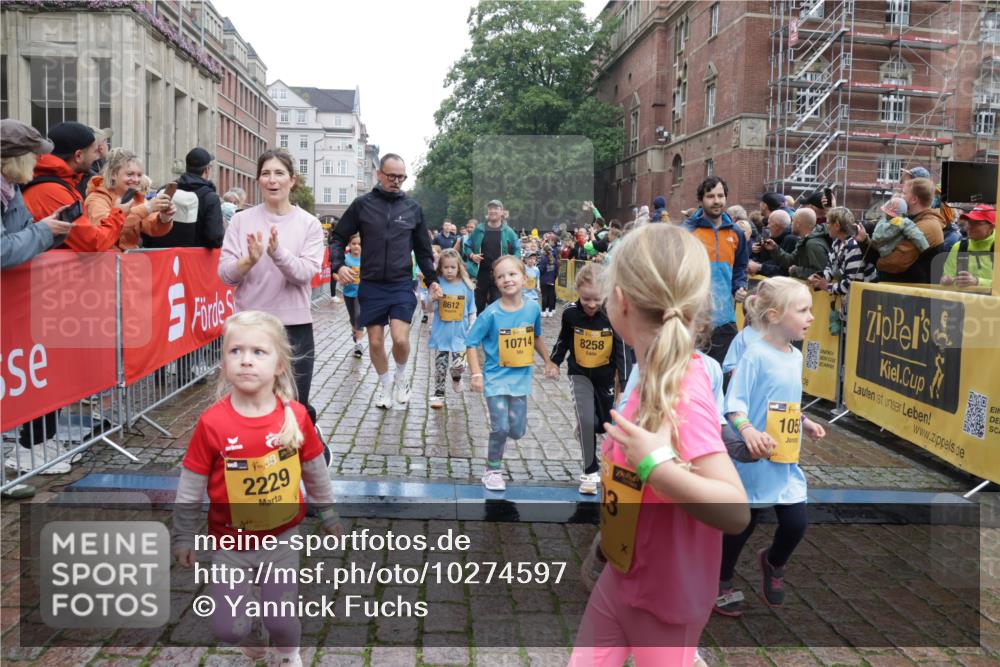 13.09.2026 - Kiel Lauf Yannick Fuchs http://msf.ph/oto/10274597 13.09.2026 08:37:00 Ziel 581, 873, 910, 2552, 2581, 3495, 3815, 5096, 5275, 6145, 6259, 6357, 6813, 6817, 6936, 7784, 7838, 8070, 8211, 8243, 8471, 8650, 8653, 8662, 9028, 9233, 9762, 11206, 11563, 12087, 12317, 516, 874, 1031, 1128, 1407, 1470, 1727, 1808, 2464, 3088, 3098, 3246, 3532, 3651, 3809, 3868, 3887, 4697, 5658, 5667, 6308, 6357, 6452, 6469, 6470, 6474, 6475, 6479, 6813, 6983, 7059, 7136, 7153, 7633, 8771, 8995, 9251, 9591, 9958, 1055, 2229, 4018, 4705, 5617, 7146, 7176, 3434 meine-sportfotos.de