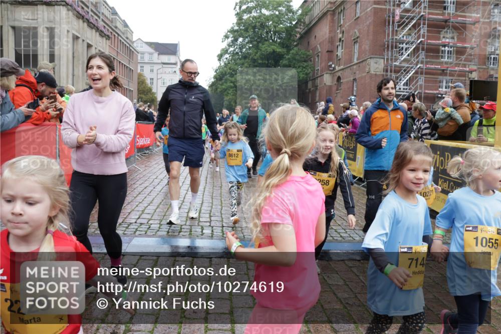 13.09.2026 - Kiel Lauf Yannick Fuchs http://msf.ph/oto/10274619 13.09.2026 08:37:01 Ziel 581, 873, 910, 2552, 2581, 3495, 3815, 5096, 5275, 6145, 6259, 6440, 6817, 6936, 7784, 7838, 8070, 8211, 8243, 8471, 8650, 8653, 8662, 9028, 9233, 9762, 11206, 11563, 11800, 12087, 12317, 516, 874, 1031, 1128, 1407, 1470, 1727, 1808, 2464, 2581, 3088, 3098, 3246, 3532, 3651, 3809, 3868, 3887, 4697, 5658, 5667, 6145, 6308, 6357, 6452, 6469, 6470, 6474, 6475, 6479, 6813, 6983, 7059, 7136, 7153, 7633, 8662, 8771, 8995, 9251, 9591, 9958, 1055, 2229, 4018, 4705, 5617, 7146, 7176 meine-sportfotos.de