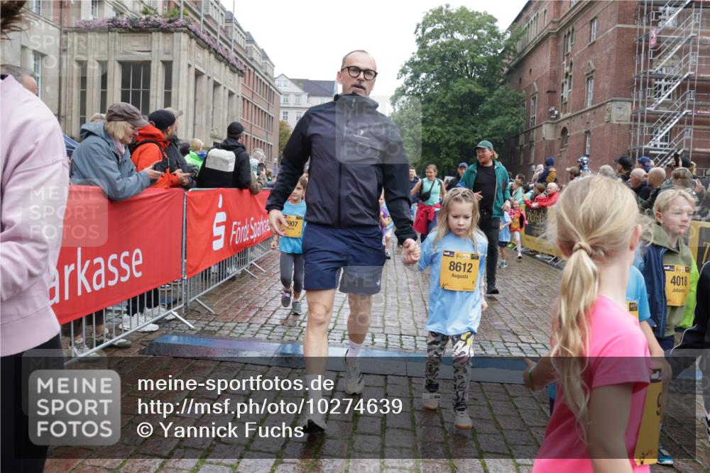 13.09.2026 - Kiel Lauf Yannick Fuchs http://msf.ph/oto/10274639 13.09.2026 08:37:02 Ziel 82, 581, 873, 910, 1283, 2552, 3495, 3815, 5096, 5275, 6259, 6440, 6817, 6936, 7784, 7838, 8070, 8184, 8211, 8243, 8471, 8650, 8653, 9028, 9233, 9762, 11206, 11563, 11800, 12087, 12317, 516, 874, 1031, 1128, 1407, 1470, 1727, 1808, 2464, 2581, 3088, 3098, 3246, 3651, 3809, 3868, 3887, 4697, 5667, 6145, 6308, 6357, 6452, 6469, 6470, 6474, 6475, 6479, 6813, 6983, 7059, 7153, 7633, 8662, 8771, 8995, 9251, 9591, 9958, 1055, 2229, 4018, 4705, 5617, 7146, 7176 meine-sportfotos.de