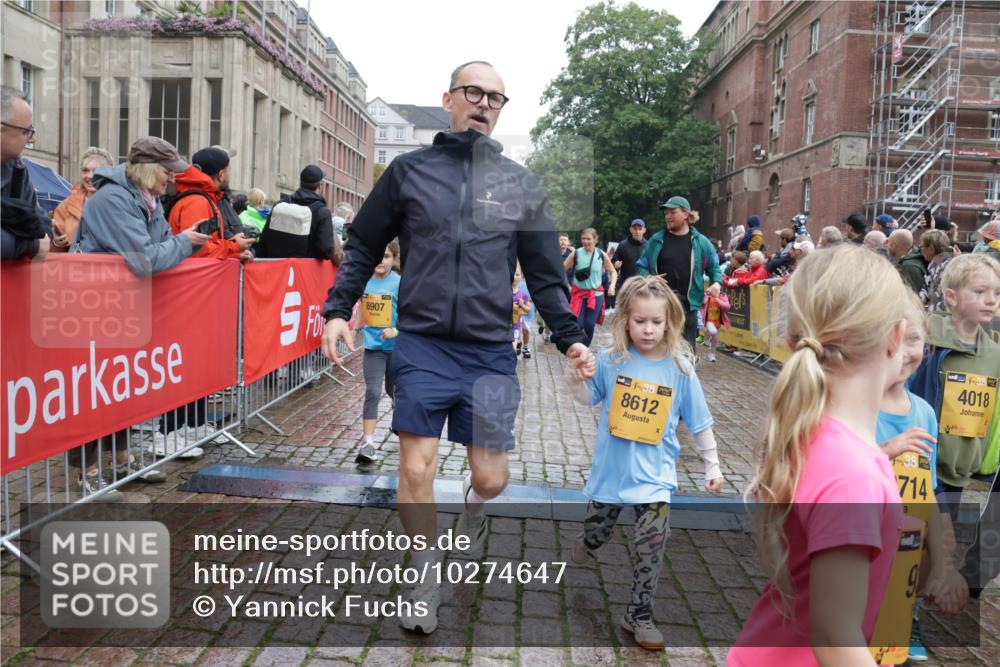 13.09.2026 - Kiel Lauf Yannick Fuchs http://msf.ph/oto/10274647 13.09.2026 08:37:02 Ziel 82, 581, 873, 910, 1283, 2552, 3495, 3815, 5096, 5275, 6259, 6440, 6817, 6936, 7784, 7838, 8070, 8184, 8211, 8243, 8471, 8650, 8653, 9028, 9233, 9762, 11206, 11563, 11800, 12087, 12317, 516, 874, 1031, 1128, 1407, 1470, 1727, 1808, 2464, 2581, 3088, 3098, 3246, 3651, 3809, 3868, 3887, 4697, 5667, 6145, 6308, 6357, 6452, 6469, 6470, 6474, 6475, 6479, 6813, 6983, 7059, 7153, 7633, 8662, 8771, 8995, 9251, 9591, 9958, 1055, 2229, 4018, 4705, 5617, 7146, 7176 meine-sportfotos.de
