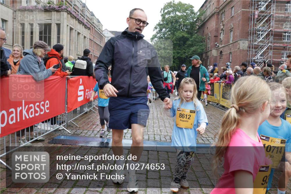 13.09.2026 - Kiel Lauf Yannick Fuchs http://msf.ph/oto/10274653 13.09.2026 08:37:02 Ziel 82, 581, 873, 910, 1283, 2552, 3495, 3815, 5096, 5275, 6259, 6440, 6817, 6936, 7784, 7838, 8070, 8184, 8211, 8243, 8471, 8650, 8653, 9028, 9233, 9762, 11206, 11563, 11800, 12087, 12317, 516, 874, 1031, 1128, 1407, 1470, 1727, 1808, 2464, 2581, 3088, 3098, 3246, 3651, 3809, 3868, 3887, 4697, 5667, 6145, 6308, 6357, 6452, 6469, 6470, 6474, 6475, 6479, 6813, 6983, 7059, 7153, 7633, 8662, 8771, 8995, 9251, 9591, 9958, 1055, 2229, 4018, 4705, 5617, 7146, 7176 meine-sportfotos.de