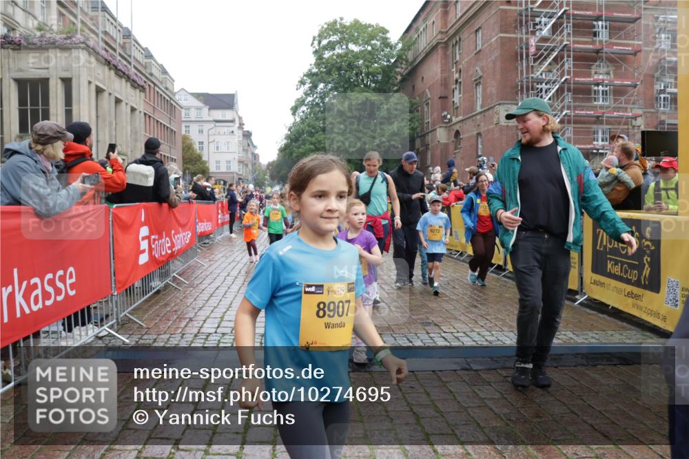 13.09.2026 - Kiel Lauf Yannick Fuchs http://msf.ph/oto/10274695 13.09.2026 08:37:04 Ziel 82, 581, 873, 910, 1283, 2552, 3495, 3815, 5096, 5275, 5288, 6259, 6440, 6817, 6936, 7784, 7838, 8070, 8184, 8211, 8243, 8471, 8650, 8653, 9028, 9233, 9586, 9762, 11206, 11563, 11800, 12087, 874, 1031, 1128, 1407, 1470, 1727, 1808, 2464, 2581, 3088, 3098, 3246, 3651, 3809, 3868, 3887, 4697, 5667, 6145, 6308, 6357, 6452, 6469, 6470, 6474, 6475, 6479, 6813, 6983, 7059, 7153, 7633, 8662, 8771, 8995, 9251, 9591, 9762, 9958, 1055, 2229, 4018, 4705, 5617, 7146, 7176 meine-sportfotos.de
