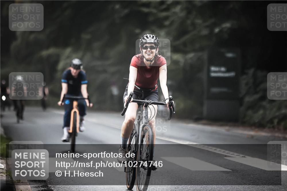13.09.2026 - Stadtparktriathlon H.Heesch http://msf.ph/oto/10274746 13.09.2026 10:30:44 Radfahren 324, 461 meine-sportfotos.de