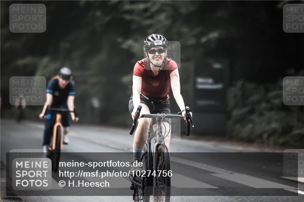 13.09.2026 - Stadtparktriathlon H.Heesch http://msf.ph/oto/10274756 13.09.2026 10:30:44 Radfahren 324, 461 meine-sportfotos.de