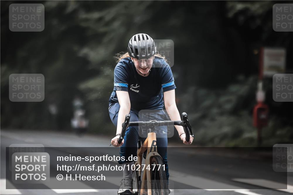 13.09.2026 - Stadtparktriathlon H.Heesch http://msf.ph/oto/10274771 13.09.2026 10:30:46 Radfahren 324, 331, 461 meine-sportfotos.de