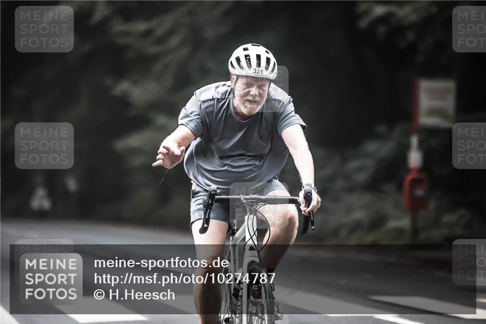 13.09.2026 - Stadtparktriathlon H.Heesch http://msf.ph/oto/10274787 13.09.2026 10:30:51 Radfahren 324, 331, 357, 422, 428, 457 meine-sportfotos.de