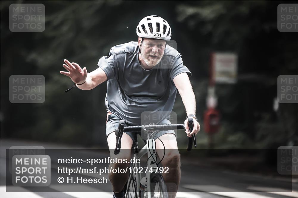 13.09.2026 - Stadtparktriathlon H.Heesch http://msf.ph/oto/10274792 13.09.2026 10:30:51 Radfahren 324, 331, 357, 422, 428, 457 meine-sportfotos.de