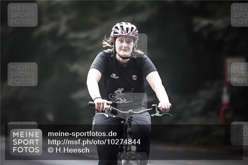 13.09.2026 - Stadtparktriathlon H.Heesch http://msf.ph/oto/10274844 13.09.2026 10:30:58 Radfahren 307, 357, 422, 428, 457 meine-sportfotos.de
