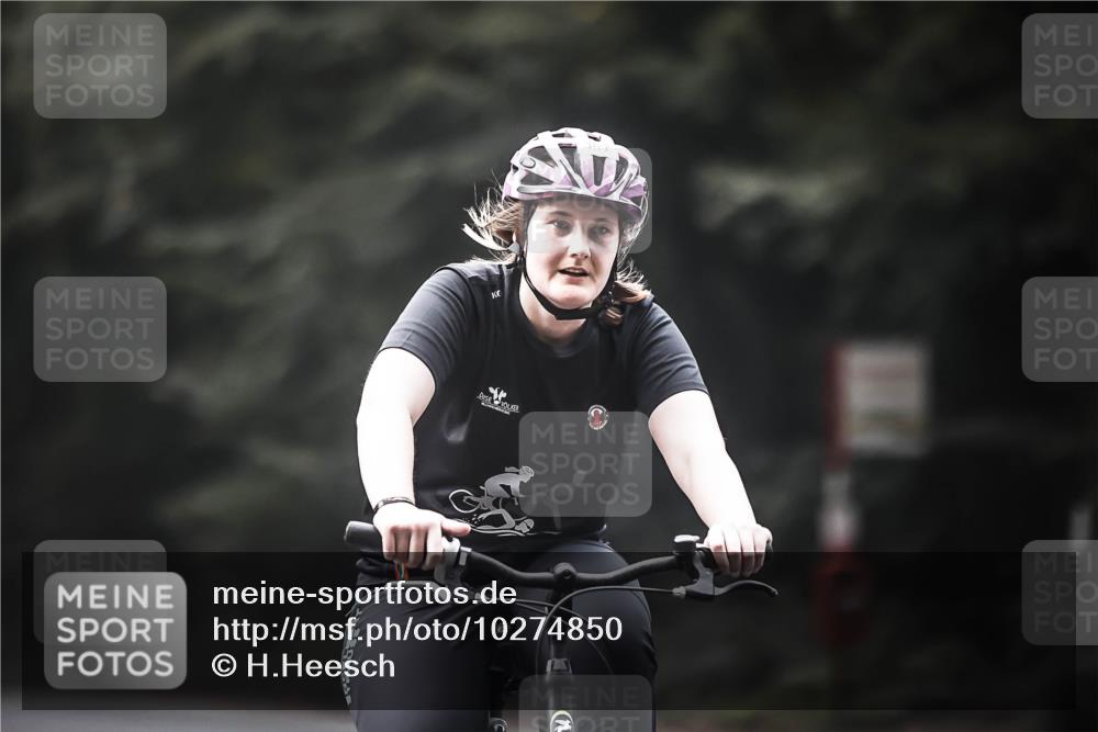 13.09.2026 - Stadtparktriathlon H.Heesch http://msf.ph/oto/10274850 13.09.2026 10:30:58 Radfahren 307, 357, 422, 428, 457 meine-sportfotos.de