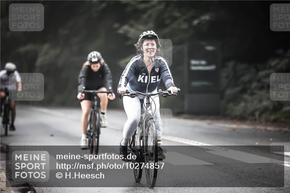 13.09.2026 - Stadtparktriathlon H.Heesch http://msf.ph/oto/10274857 13.09.2026 10:31:12 Radfahren 252, 296, 326 meine-sportfotos.de