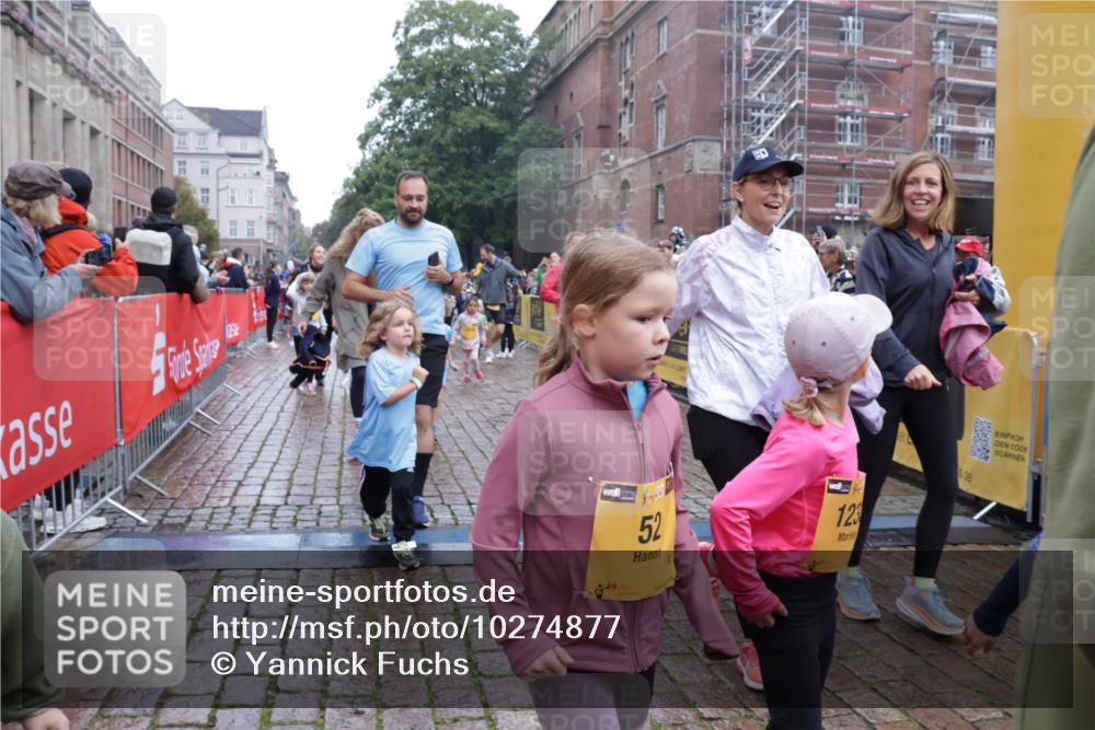 13.09.2026 - Kiel Lauf Yannick Fuchs http://msf.ph/oto/10274877 13.09.2026 08:37:13 Ziel 82, 873, 910, 1055, 1283, 2229, 3815, 4018, 4705, 5288, 5617, 6272, 6440, 7146, 7176, 8184, 8258, 8612, 8907, 9233, 9303, 9422, 9586, 10221, 10714, 10800, 11206, 11236, 11487, 11563, 11800, 11806, 581, 1031, 1128, 1470, 1808, 2464, 2552, 2581, 3088, 3098, 3495, 3651, 3809, 3887, 4697, 5096, 5275, 5667, 6145, 6259, 6357, 6479, 6813, 6817, 6936, 6983, 7059, 7153, 7633, 7784, 7838, 8070, 8211, 8243, 8471, 8650, 8653, 8662, 8771, 8995, 9028, 9233, 9251, 9591, 9762, 9958, 11563 meine-sportfotos.de
