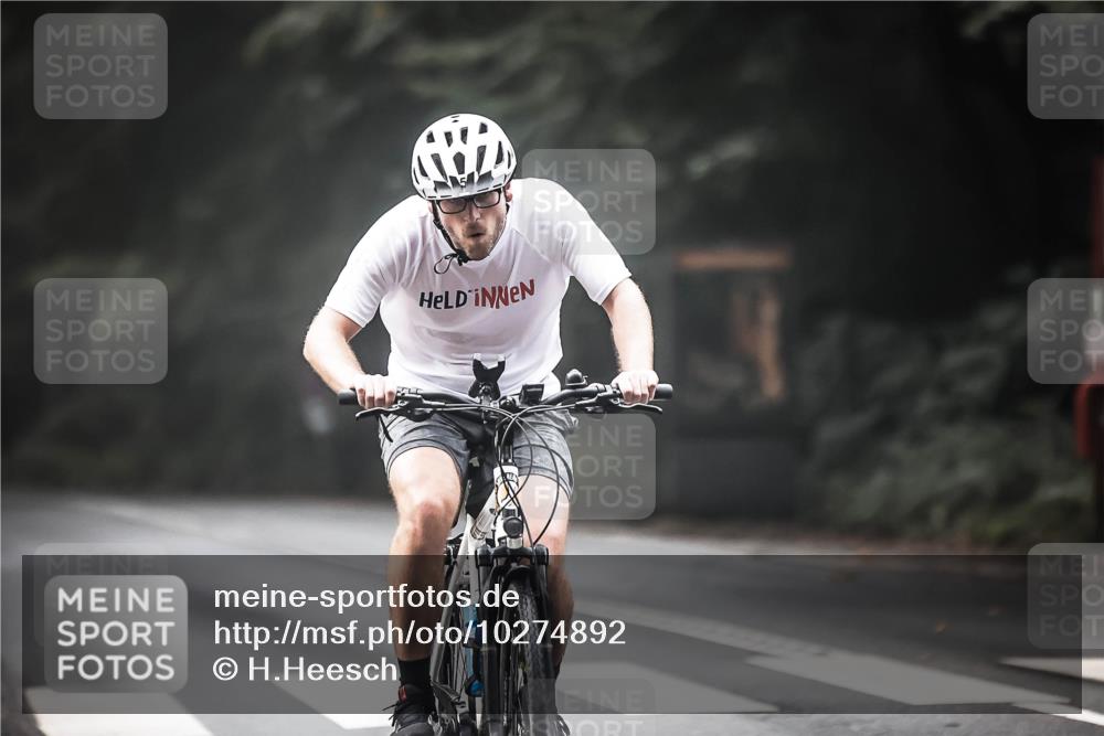 13.09.2026 - Stadtparktriathlon H.Heesch http://msf.ph/oto/10274892 13.09.2026 10:31:15 Radfahren 252, 296, 326 meine-sportfotos.de