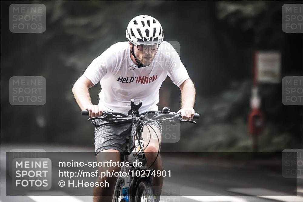 13.09.2026 - Stadtparktriathlon H.Heesch http://msf.ph/oto/10274901 13.09.2026 10:31:16 Radfahren 252, 296, 326 meine-sportfotos.de