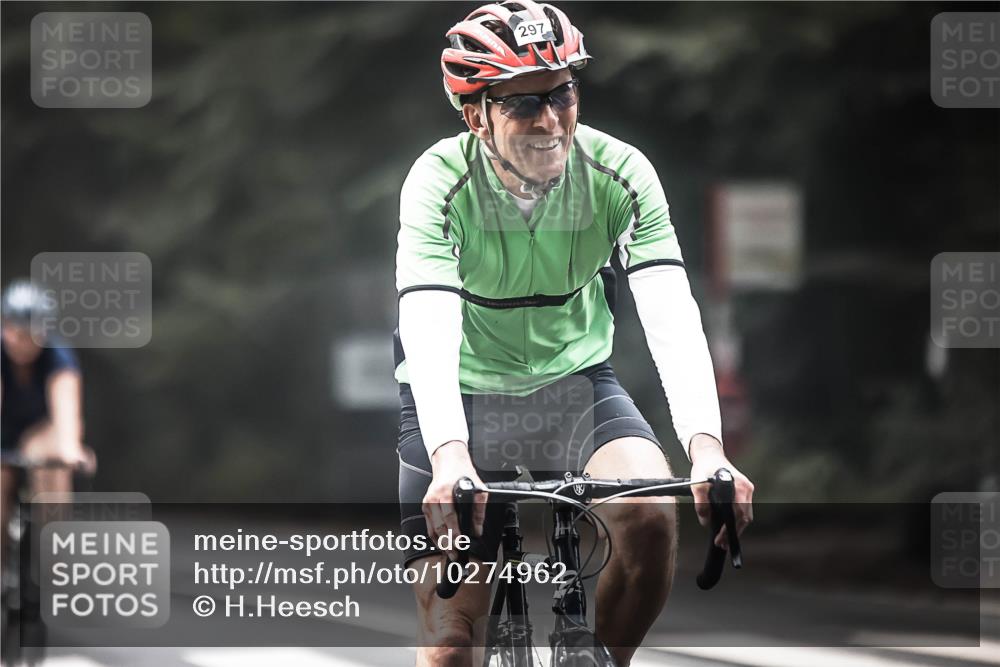 13.09.2026 - Stadtparktriathlon H.Heesch http://msf.ph/oto/10274962 13.09.2026 10:31:34 Radfahren 256, 297, 401, 442 meine-sportfotos.de