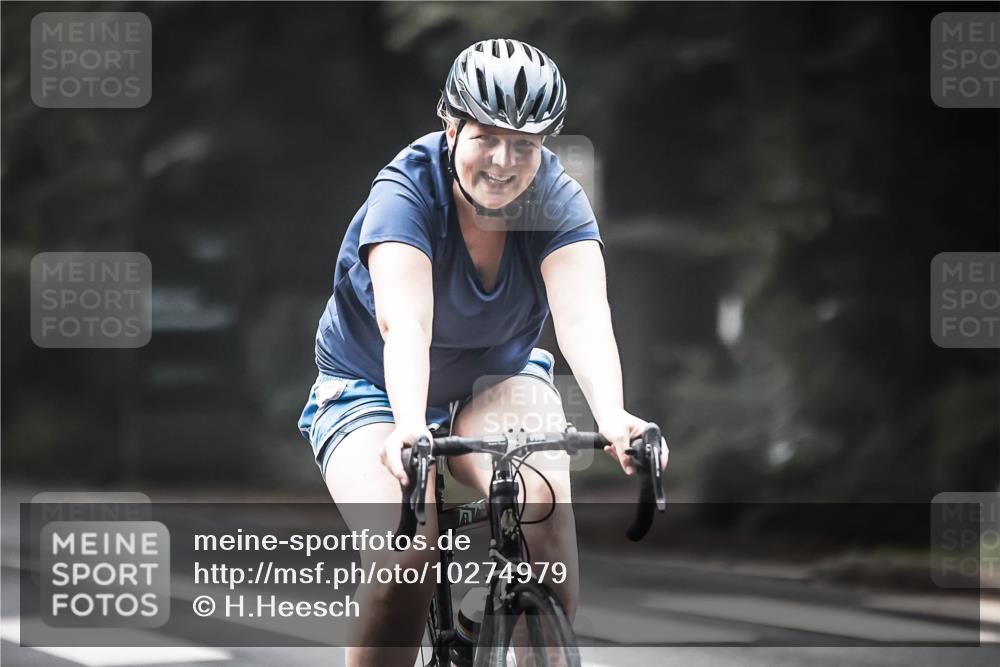 13.09.2026 - Stadtparktriathlon H.Heesch http://msf.ph/oto/10274979 13.09.2026 10:31:36 Radfahren 256, 297, 401, 442 meine-sportfotos.de
