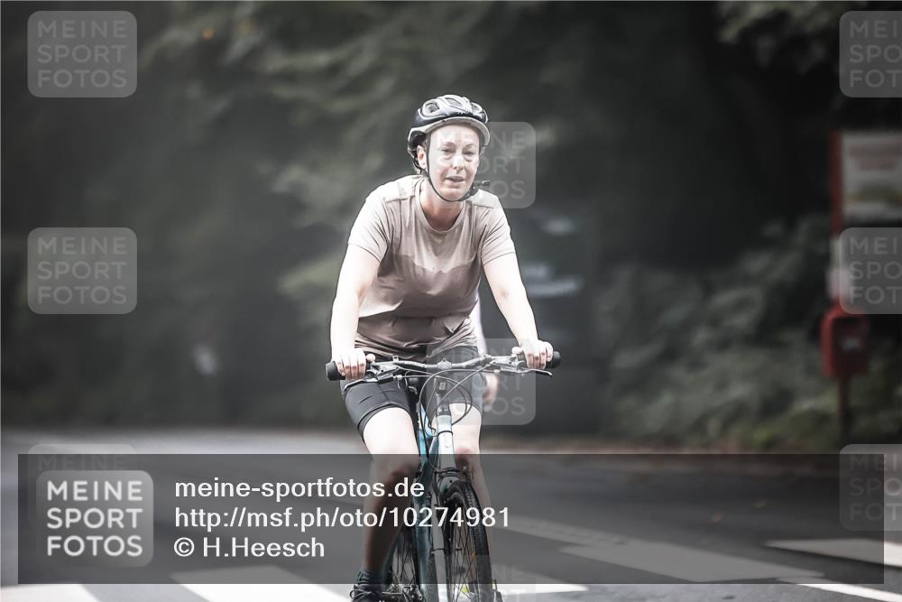 13.09.2026 - Stadtparktriathlon H.Heesch http://msf.ph/oto/10274981 13.09.2026 10:31:39 Radfahren 256, 297, 401, 442 meine-sportfotos.de