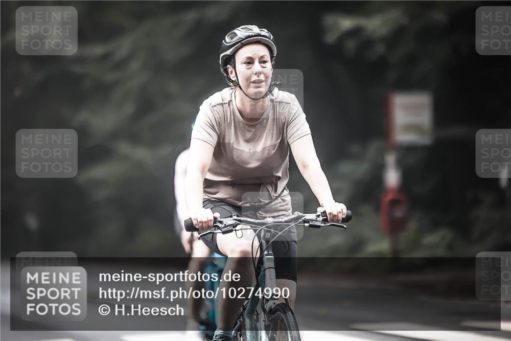 13.09.2026 - Stadtparktriathlon H.Heesch http://msf.ph/oto/10274990 13.09.2026 10:31:40 Radfahren 256, 297, 302, 362, 401, 442 meine-sportfotos.de