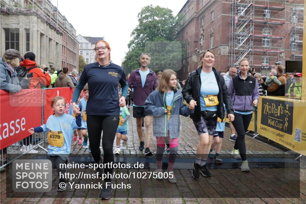 13.09.2026 - Kiel Lauf Yannick Fuchs http://msf.ph/oto/10275005 13.09.2026 08:37:21 Ziel 751, 781, 1055, 1233, 2025, 2229, 2567, 3252, 4018, 4705, 5722, 6272, 6358, 7146, 7183, 7184, 8258, 8612, 8907, 9303, 9422, 10221, 10714, 10800, 11236, 11487, 12469, 82, 581, 873, 910, 1031, 1128, 1283, 1470, 2552, 2581, 3495, 3809, 3815, 3887, 4697, 5096, 5275, 5288, 5617, 5667, 6145, 6259, 6357, 6440, 6479, 6813, 6817, 6936, 7176, 7633, 7784, 7838, 8070, 8184, 8211, 8243, 8471, 8650, 8653, 8662, 9028, 9233, 9303, 9422, 9586, 9591, 9762, 9958, 11206, 11563, 11806, 1470 meine-sportfotos.de