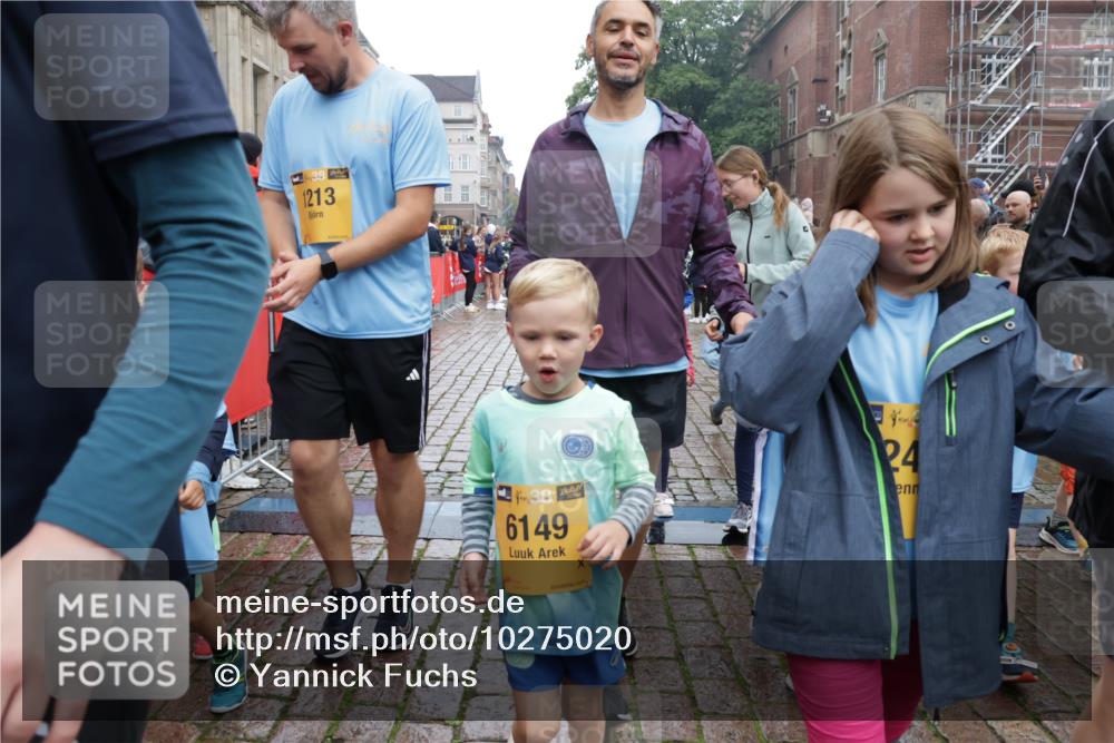 13.09.2026 - Kiel Lauf Yannick Fuchs http://msf.ph/oto/10275020 13.09.2026 08:37:23 Ziel 52, 751, 781, 1055, 1233, 2025, 2229, 2567, 3252, 4018, 4705, 5722, 6272, 6358, 7183, 7184, 8258, 8612, 8907, 10221, 10714, 10800, 11236, 11487, 12066, 12469, 82, 581, 873, 910, 1031, 1055, 1128, 1283, 1470, 2552, 2581, 3495, 3815, 4697, 5096, 5275, 5288, 5617, 5667, 6145, 6259, 6357, 6440, 6813, 6817, 6936, 7146, 7176, 7633, 7784, 7838, 8070, 8184, 8211, 8243, 8258, 8471, 8650, 8653, 8662, 9028, 9233, 9303, 9422, 9586, 9762, 11206, 11563, 11806, 1470 meine-sportfotos.de