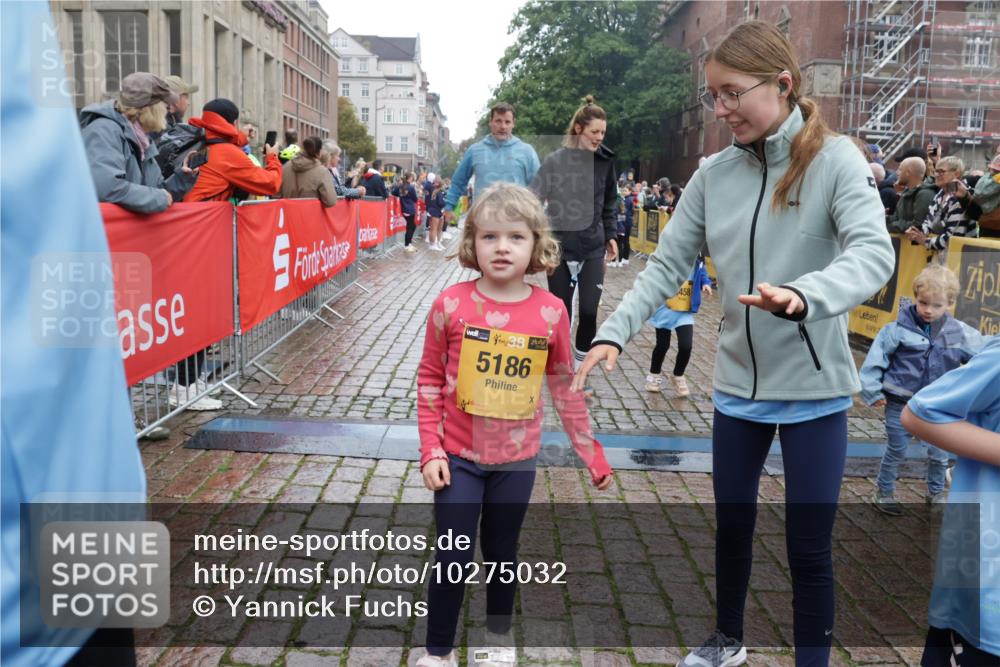 13.09.2026 - Kiel Lauf Yannick Fuchs http://msf.ph/oto/10275032 13.09.2026 08:37:25 Ziel 52, 751, 781, 1233, 2025, 2229, 2567, 3252, 3262, 4705, 5722, 6272, 6358, 6624, 7183, 7184, 8907, 10800, 11236, 11487, 12066, 12469, 12651, 12657, 12838, 82, 581, 873, 910, 1055, 1283, 2229, 2552, 2581, 3495, 3815, 4018, 5096, 5275, 5288, 5617, 6145, 6259, 6357, 6440, 6813, 6817, 6936, 7146, 7176, 7784, 7838, 8070, 8184, 8211, 8243, 8258, 8471, 8612, 8650, 8653, 8662, 8907, 9028, 9233, 9303, 9422, 9586, 9762, 10221, 10714, 11206, 11563, 11806, 1470 meine-sportfotos.de