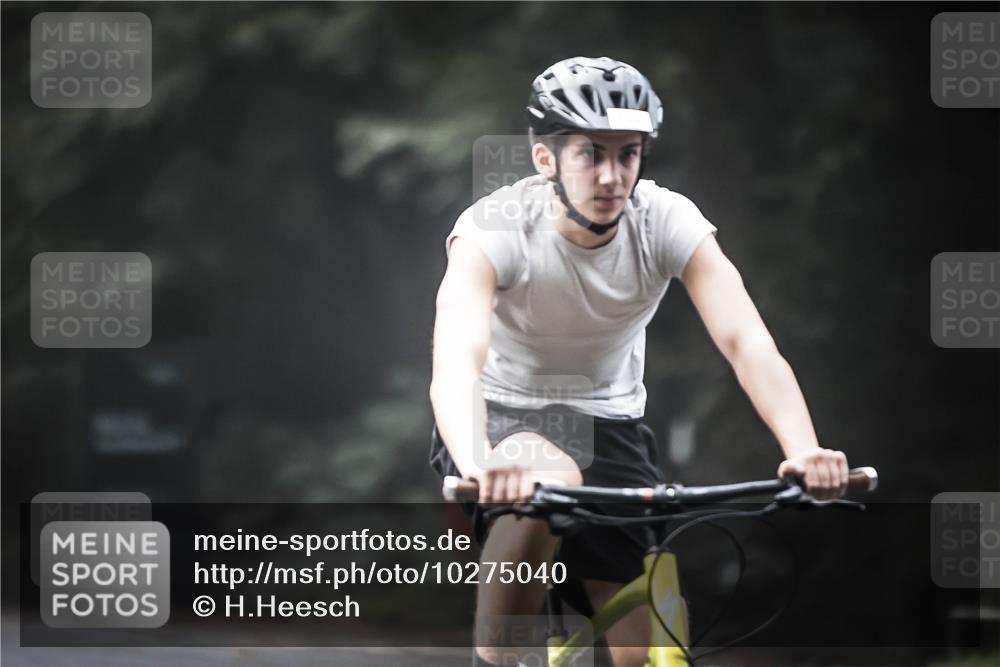13.09.2026 - Stadtparktriathlon H.Heesch http://msf.ph/oto/10275040 13.09.2026 10:31:52 Radfahren 302, 332, 362, 366, 407 meine-sportfotos.de